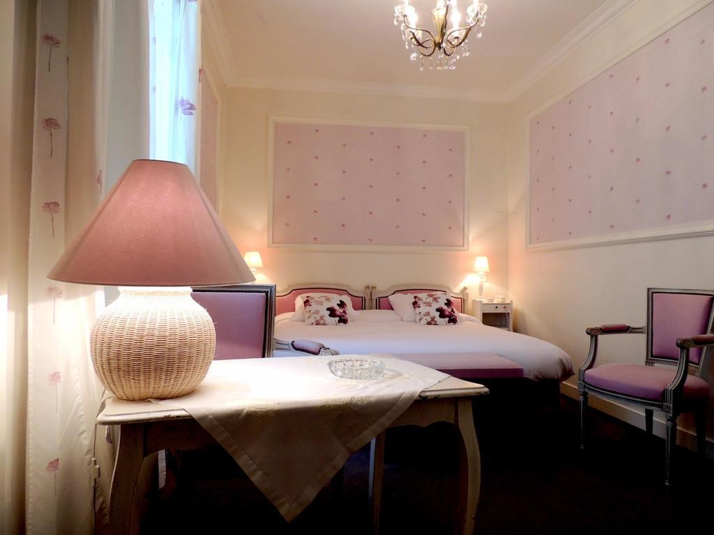 Chambre Double ou Lits Jumeaux avec Salle de Bains Privative